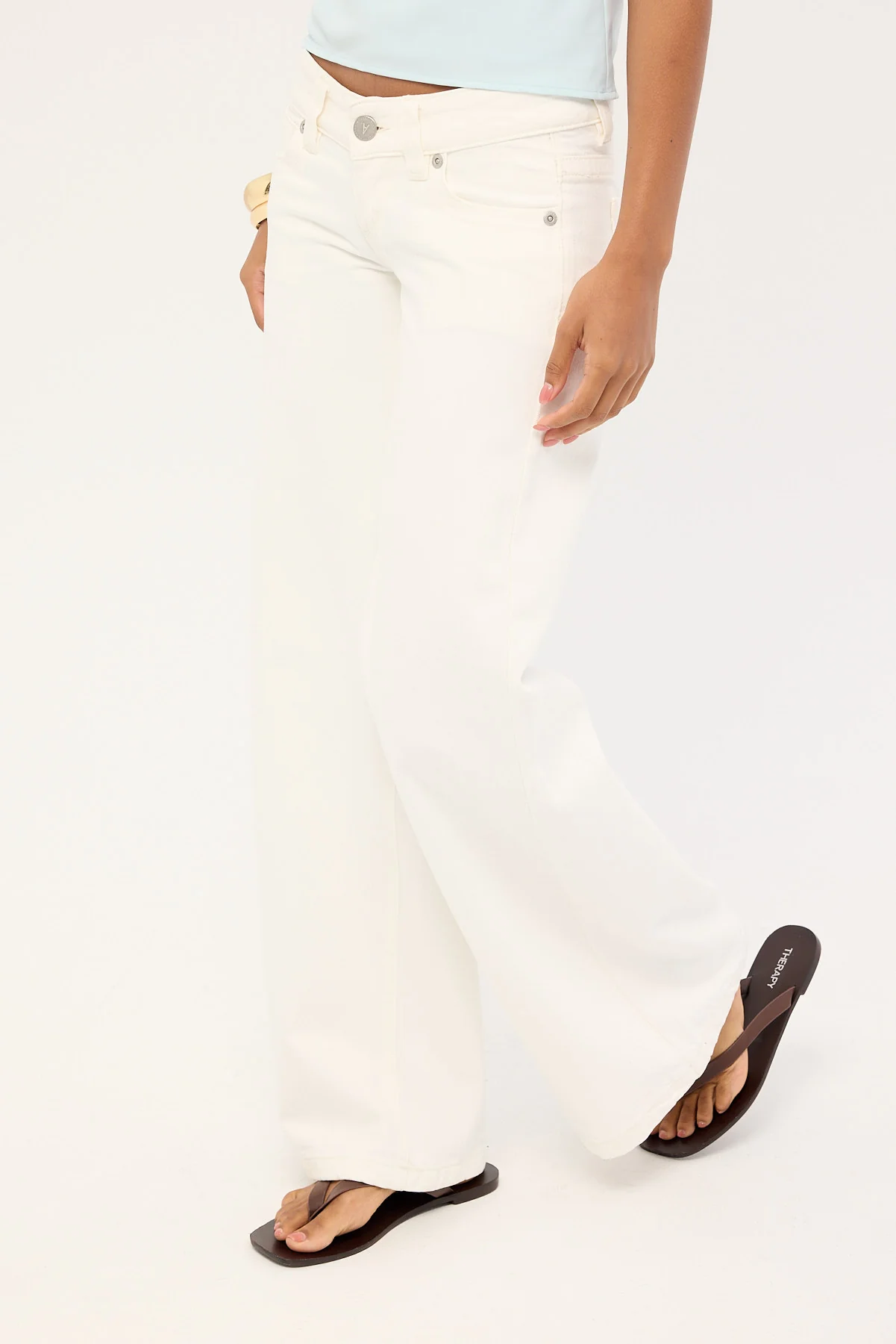 Abrand 00 Wide Low Jean White RCY - Image 3