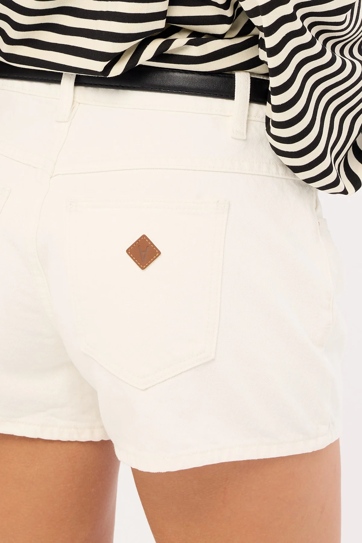Abrand 95 Relaxed Denim Short White - Image 5