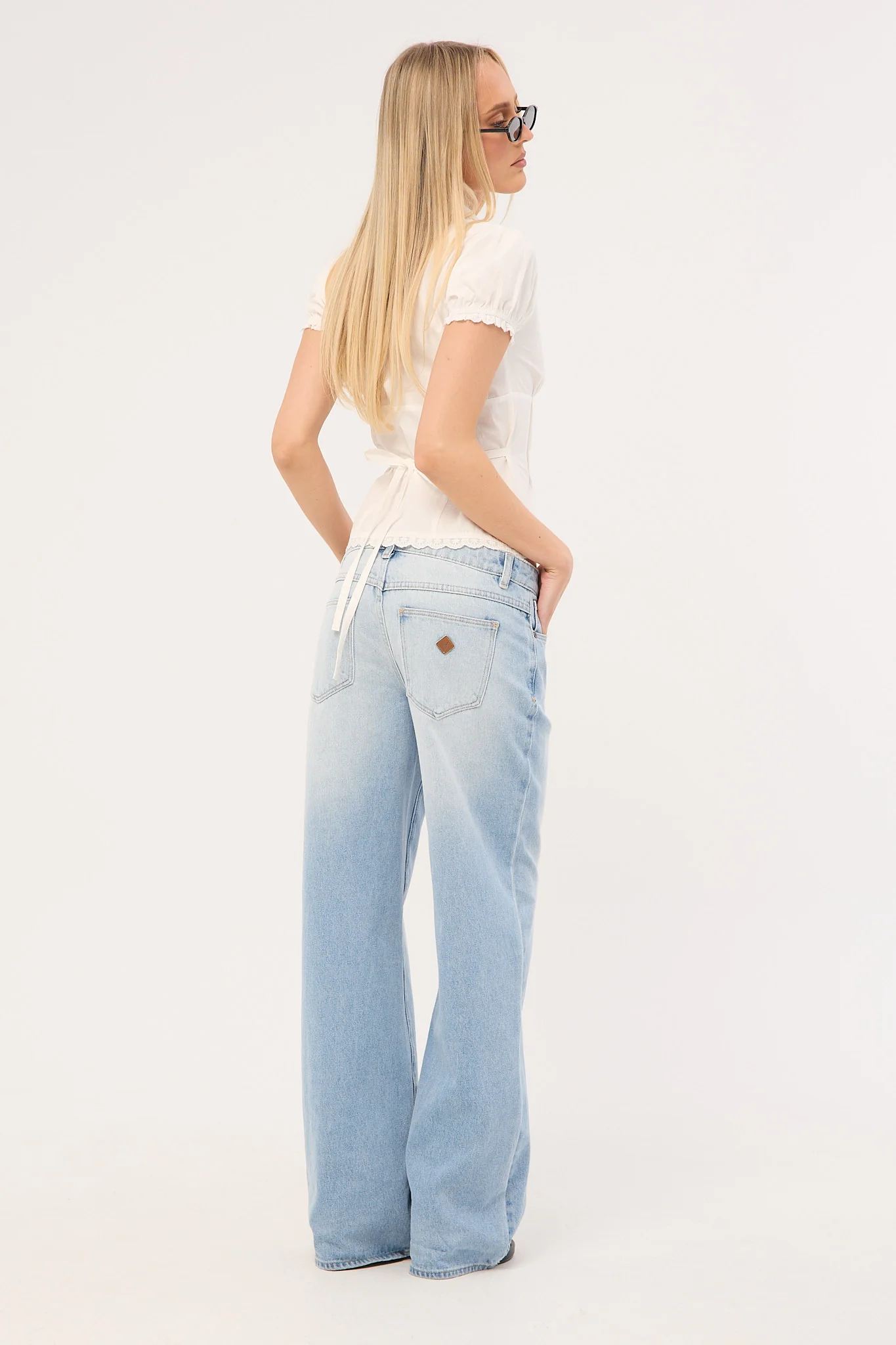 Abrand 99 Low Baggy Jean Kaia Worn - Image 7