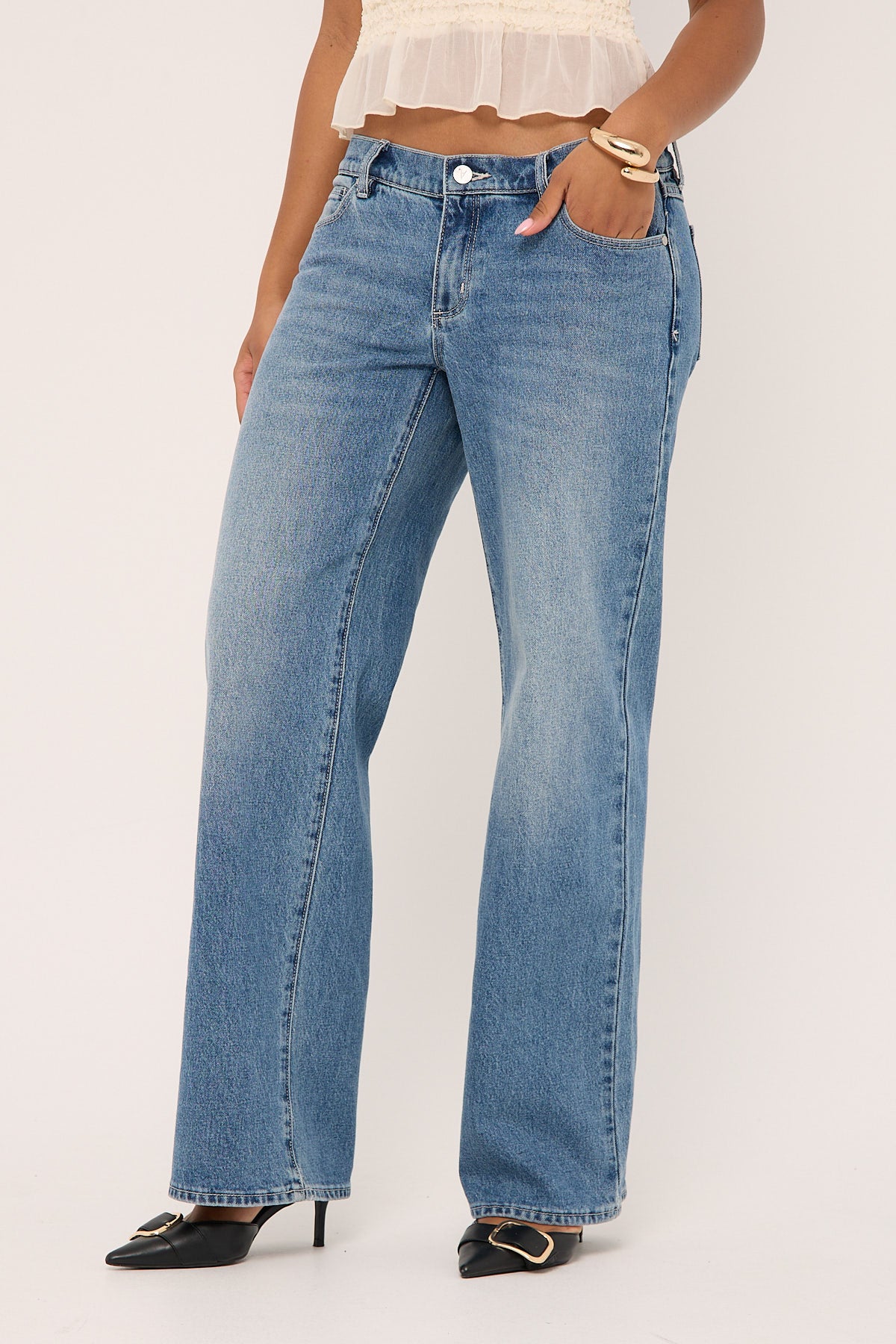 Abrand 99 Low Rise Wide Jean Kim - Image 4
