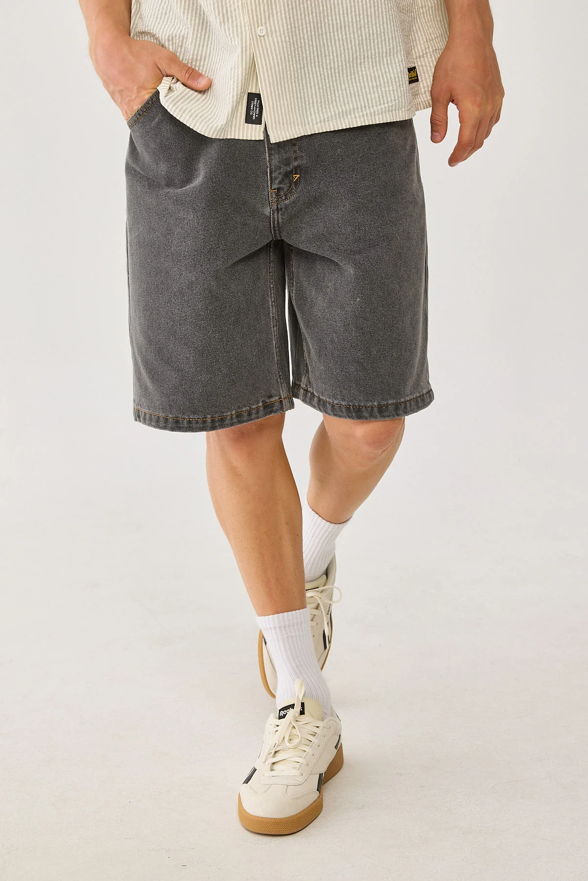 Abrand A5 Baggy Short Dustin Washed Black - Image 2