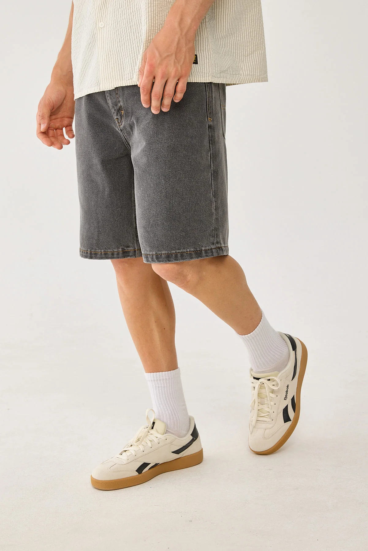 Abrand A5 Baggy Short Dustin Washed Black - Image 5