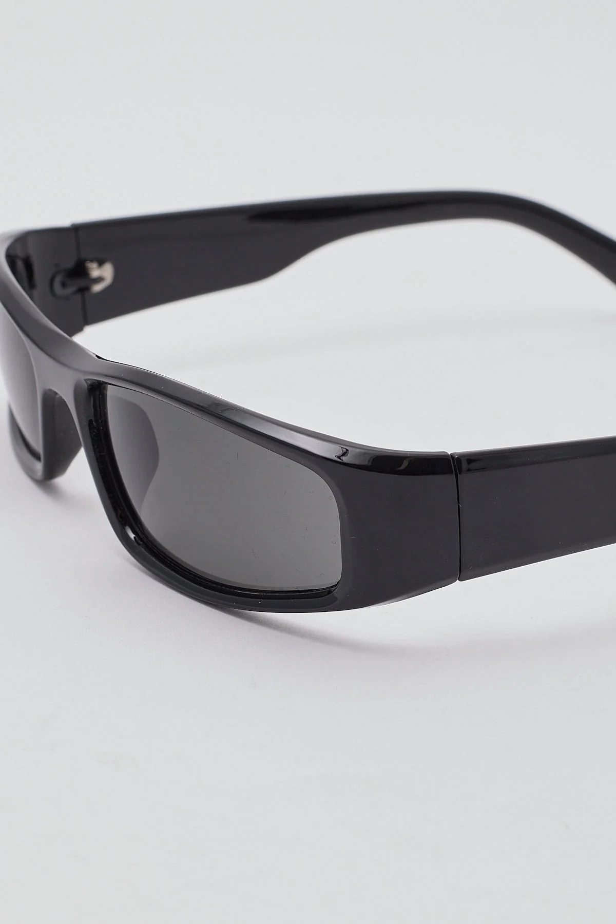 Angels Whisper Illusion Sunglasses Black - Image 2