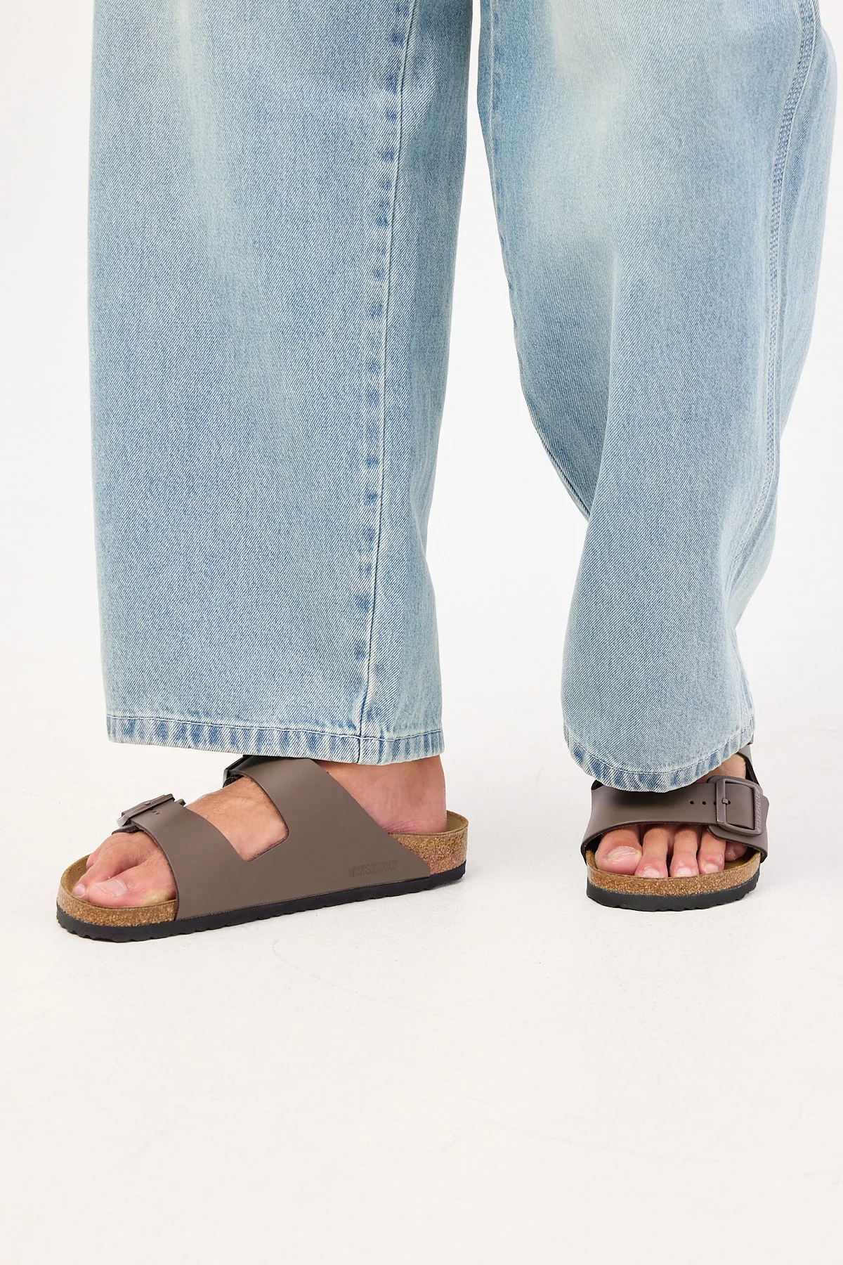 Birkenstock Arizona Smooth Leather Regular Concrete Grey - Image 2
