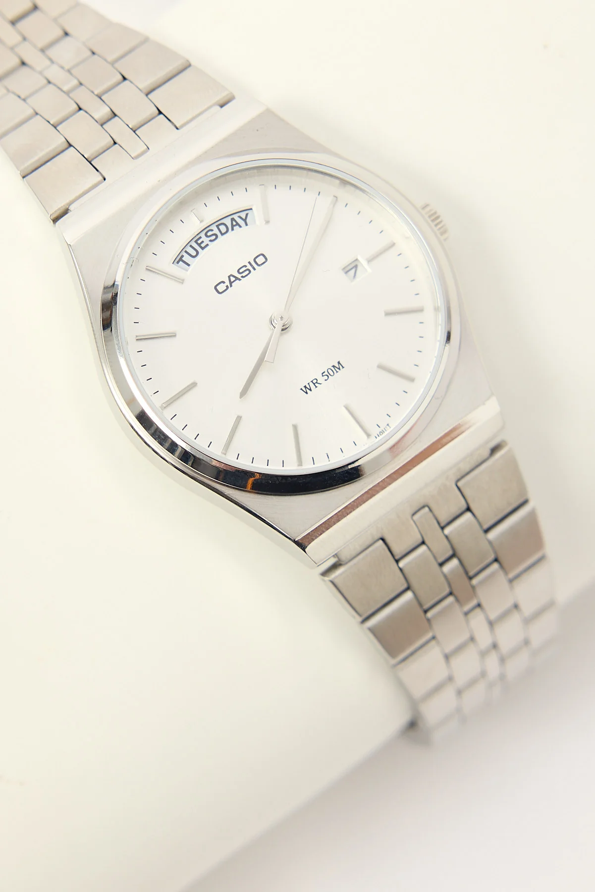 Casio MTPB146D-7AVDF Analogue Watch Silver - Image 2
