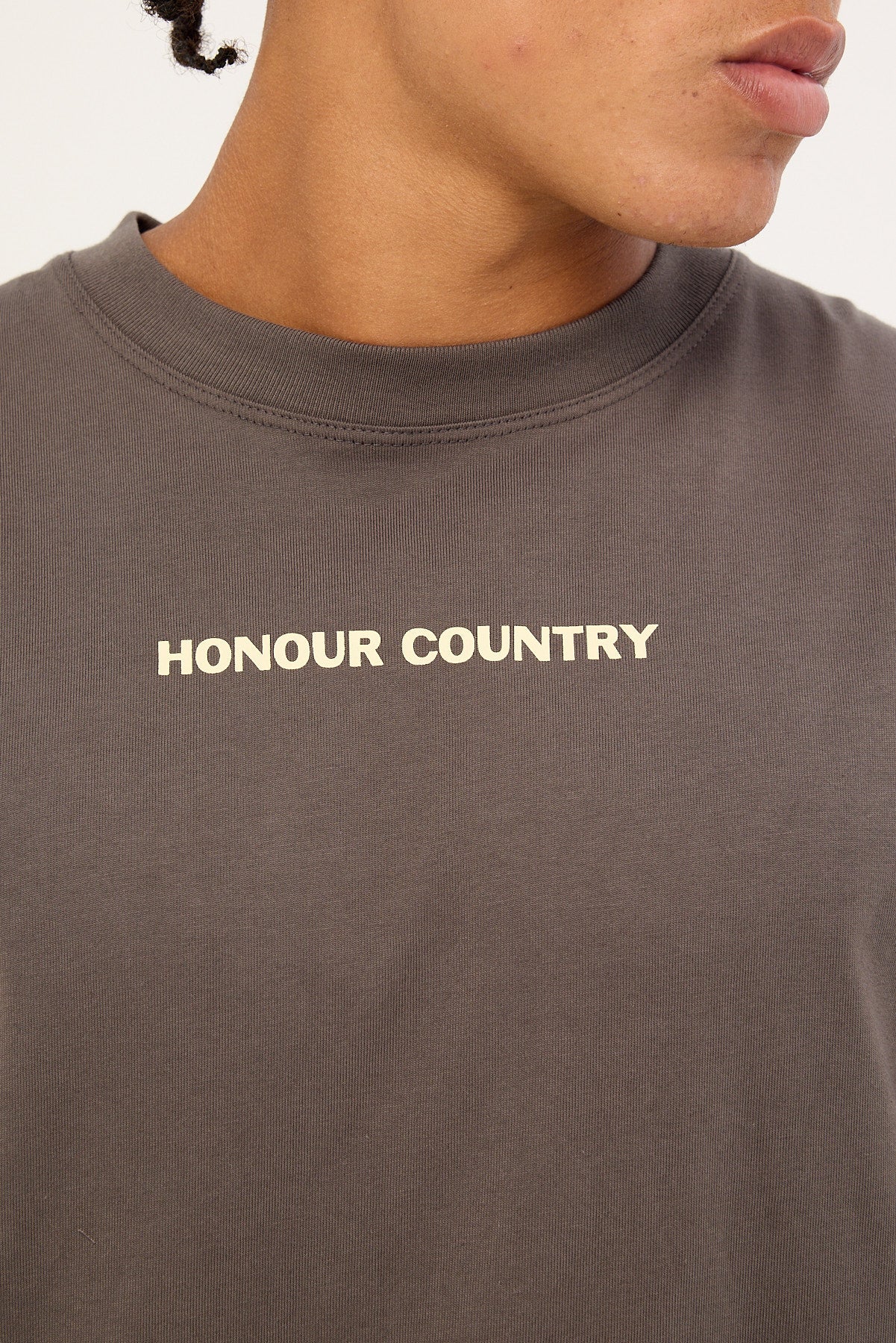 Clothing The Gaps Block Honoour Country Tee Charcoal - Image 4