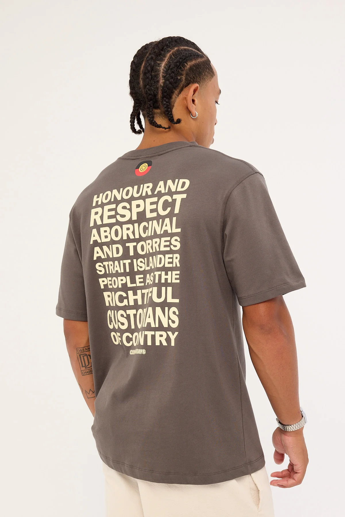 Clothing The Gaps Block Honoour Country Tee Charcoal - Image 6