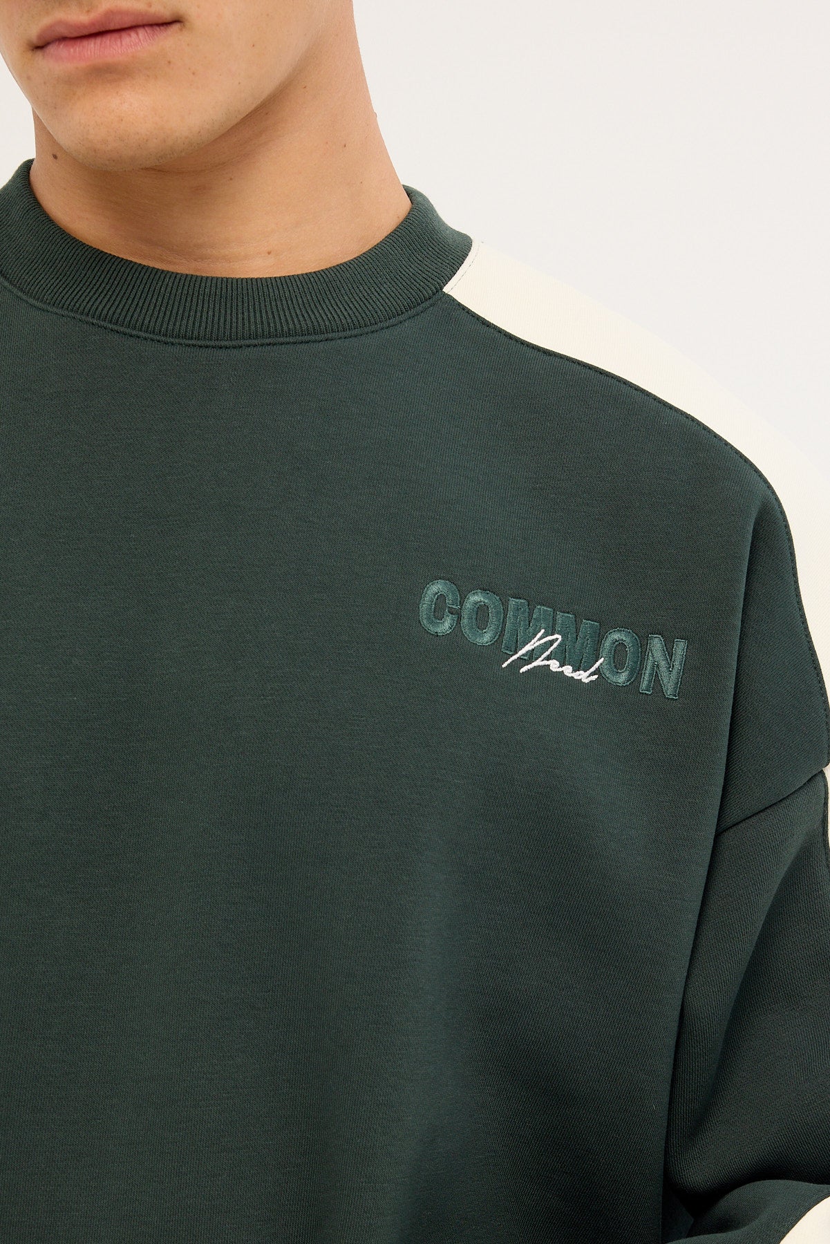 Common Need Activate Panel Crew Sweater Dark Green - Image 4