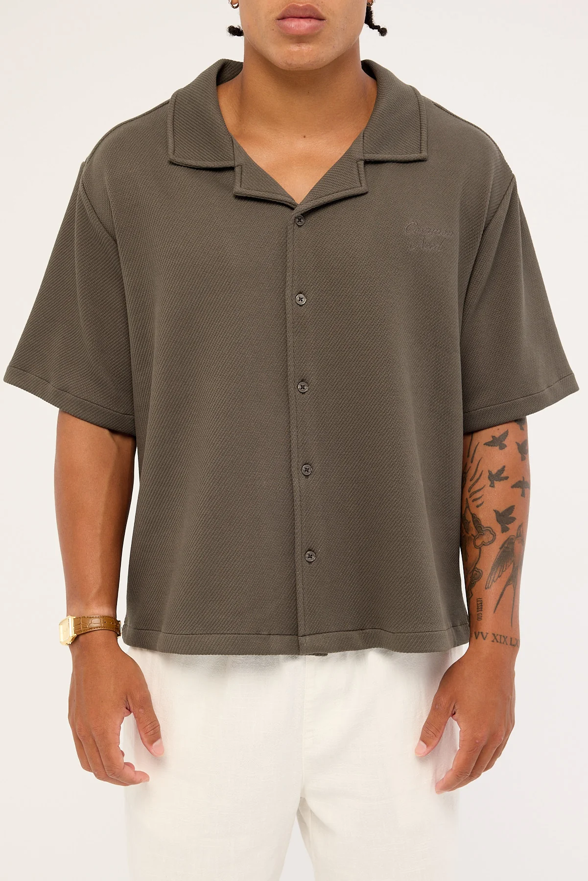 Common Need Alaric Boxy Cropped Resort Shirt Asphalt - Image 6