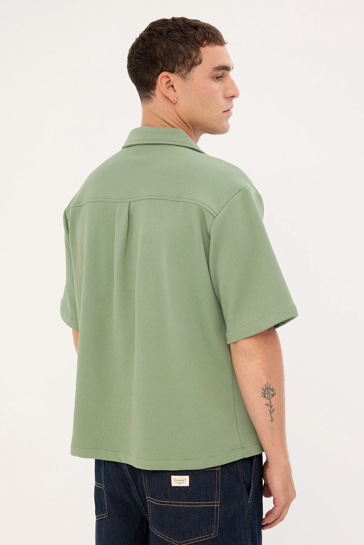 Common Need Alaric Boxy Cropped Resort Shirt Sage - Image 5