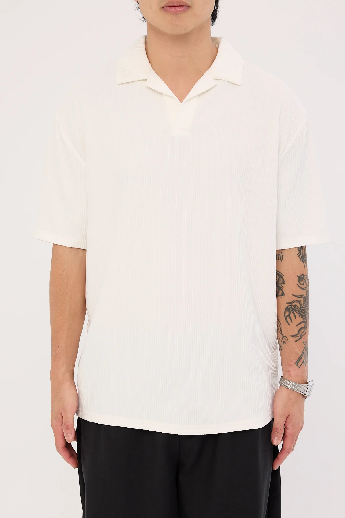 Common Need Austin Pleated Polo White - Image 6