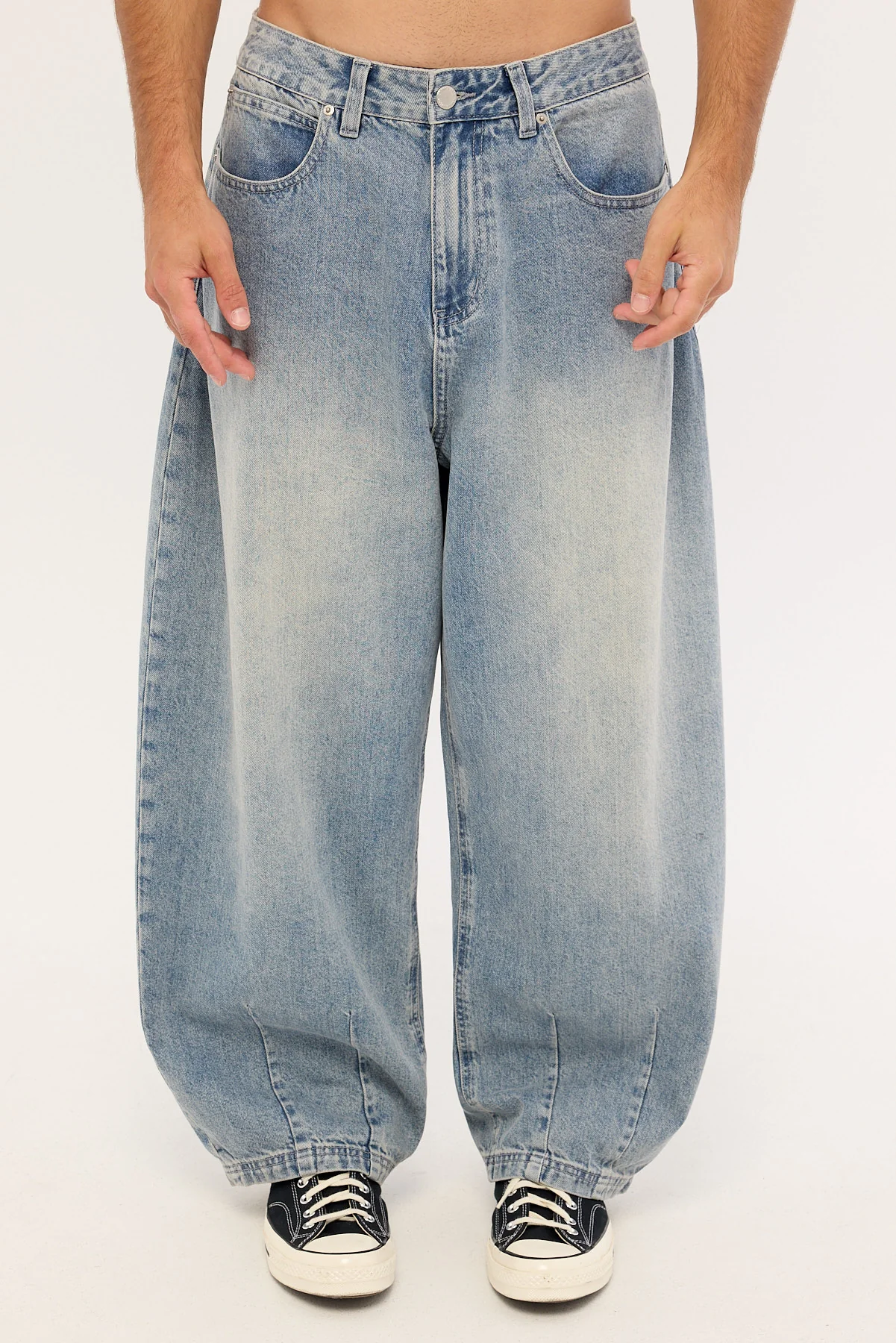 Common Need Axis Barrel Jean Cloud Blue - Image 7