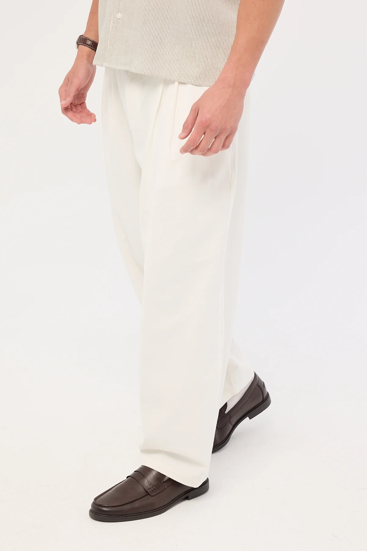 Common Need Blanco Linen Pleated Tailored Trouser Off White - Image 3