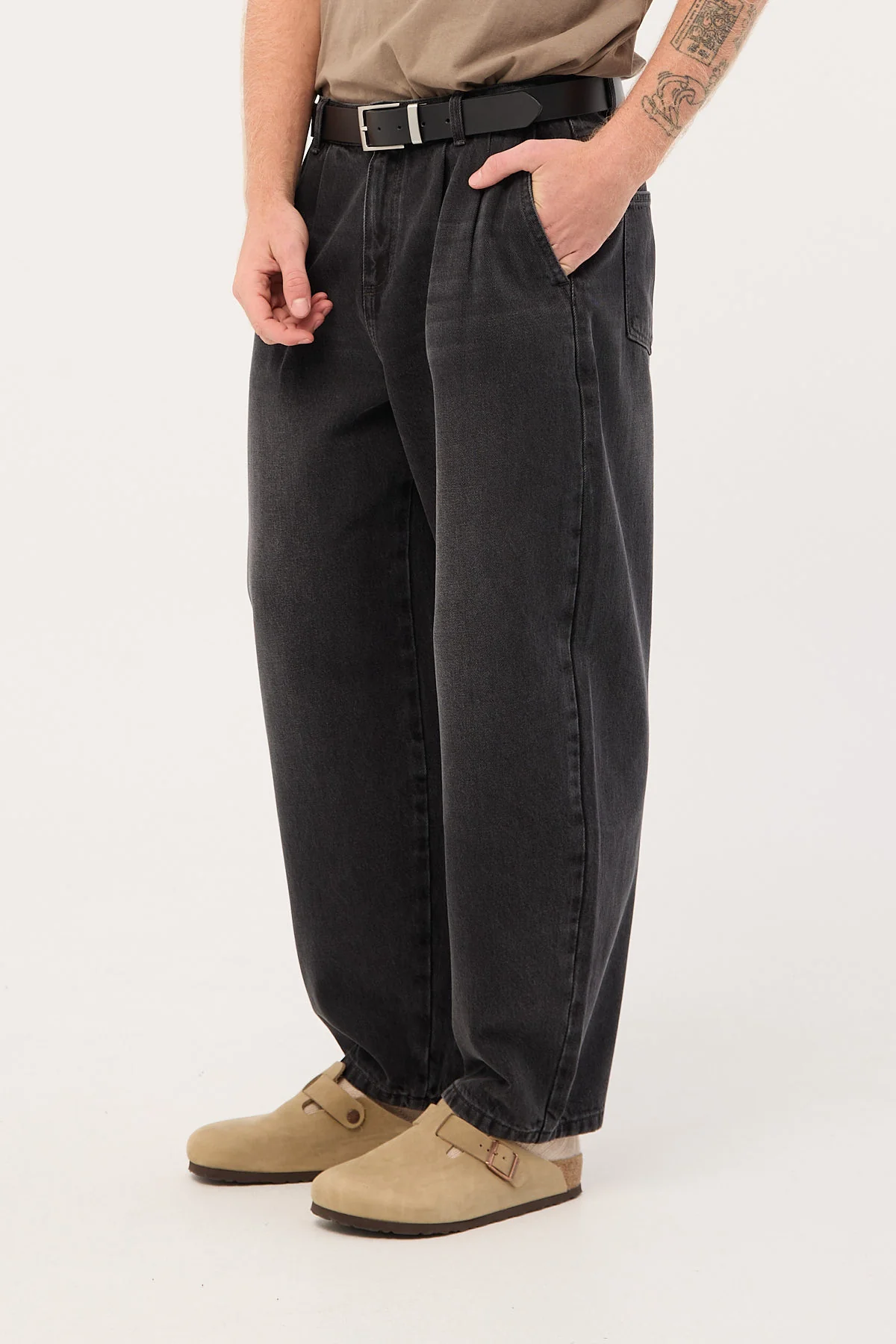 Common Need Blanco Pleated Jean Tinted Black - Image 3