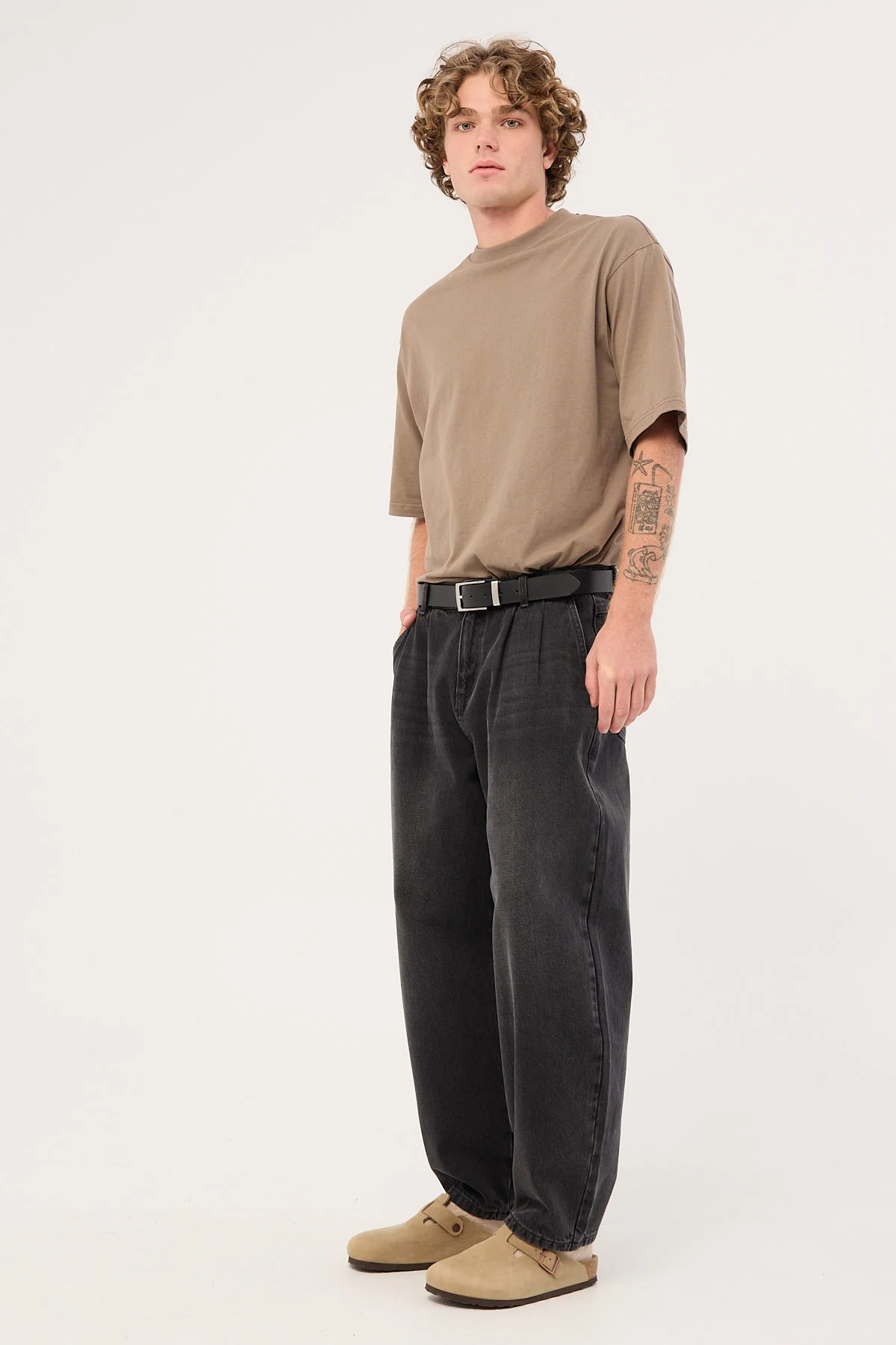 Common Need Blanco Pleated Jean Tinted Black - Image 4