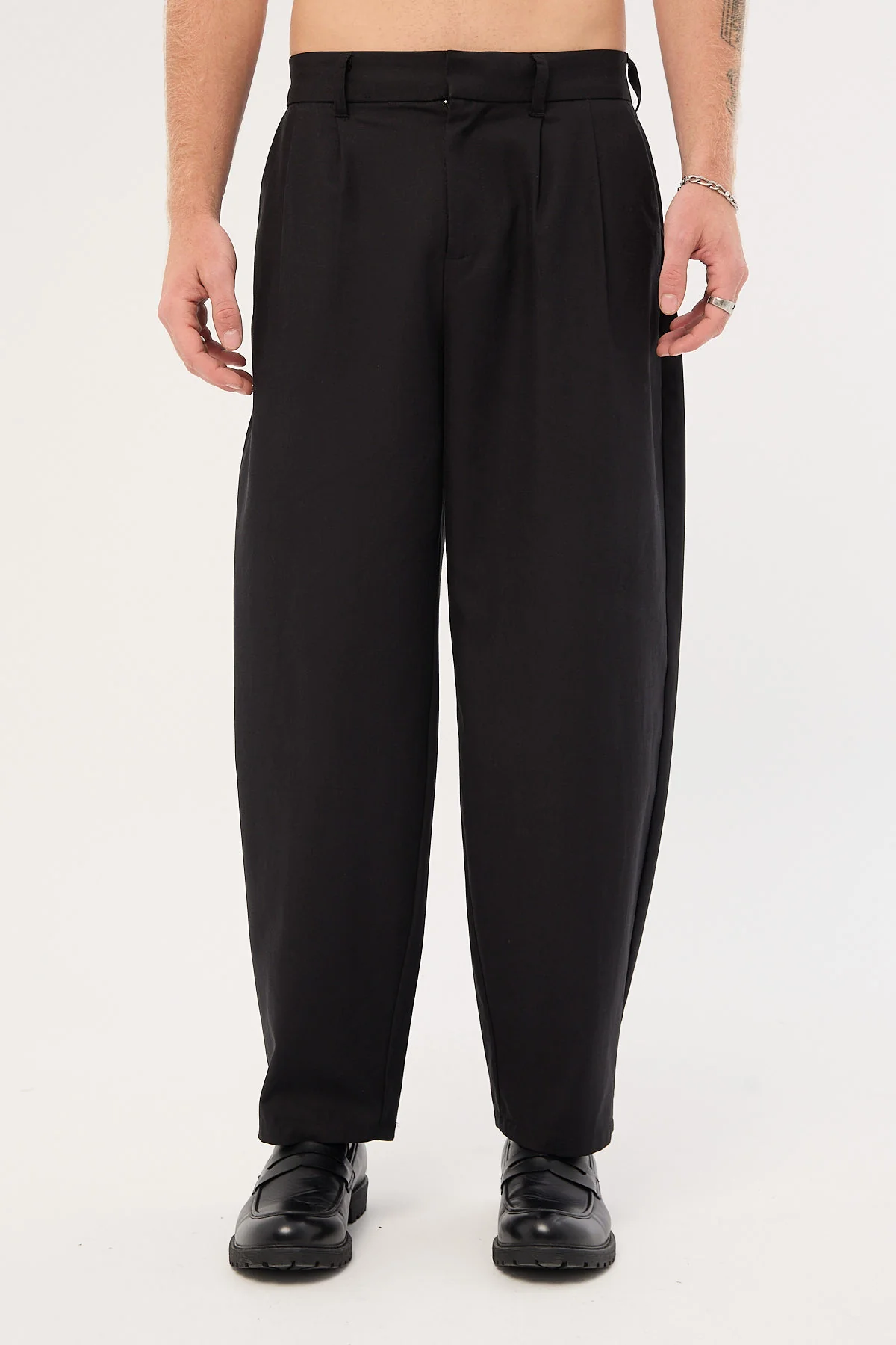 Common Need Blanco Pleated Tailored Trouser Black - Image 11