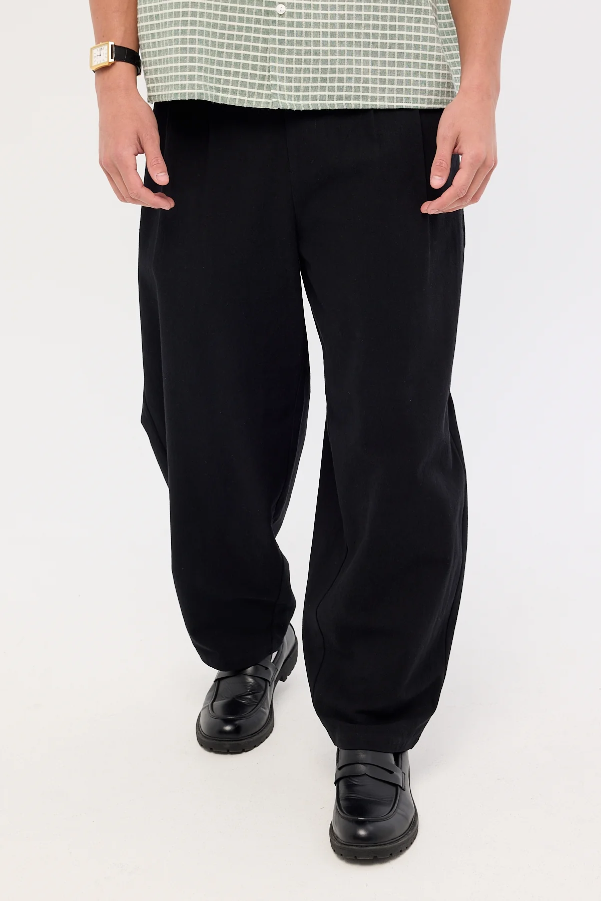 Common Need Blanco Linen Pleated Tailored Trouser Black - Image 2