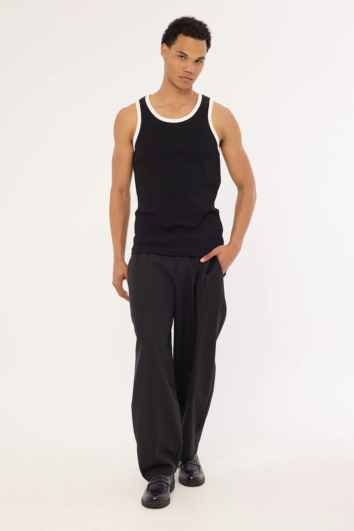 Common Need Contrast Bind Scoop Singlet Tank Black/White - Image 2