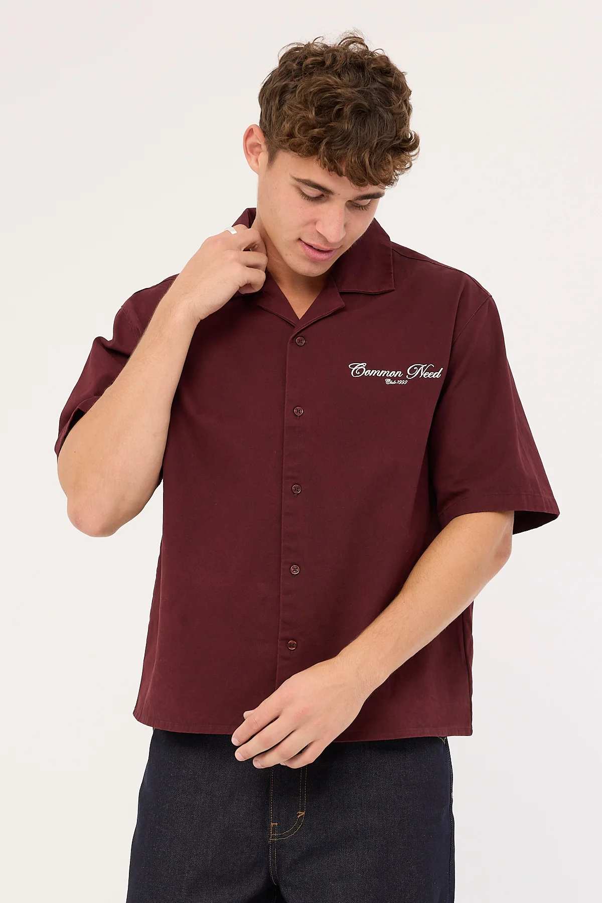 Common Need Diplomatic Boxy Cropped Resort Shirt Washed Merlot - Image 2