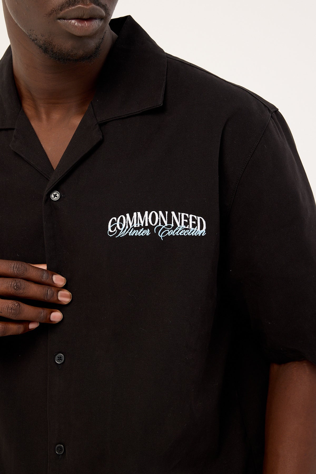 Common Need Enroll Boxy Cropped Resort Shirt Black - Image 5