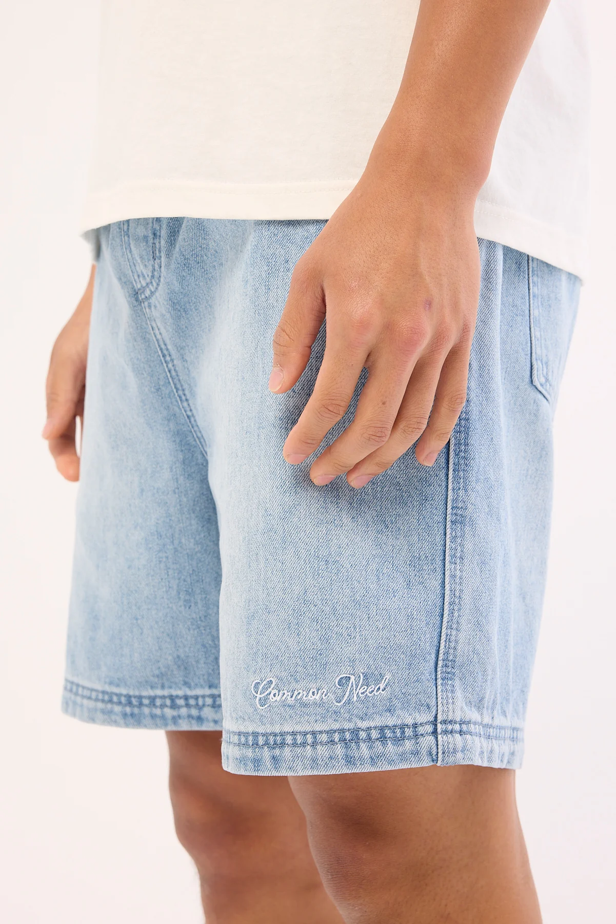 Common Need Essence Denim Jort Frost Blue Denim - Image 6
