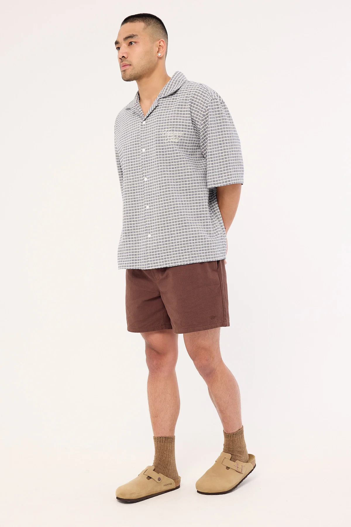 Common Need Island Linen Short Dark Brown - Image 4