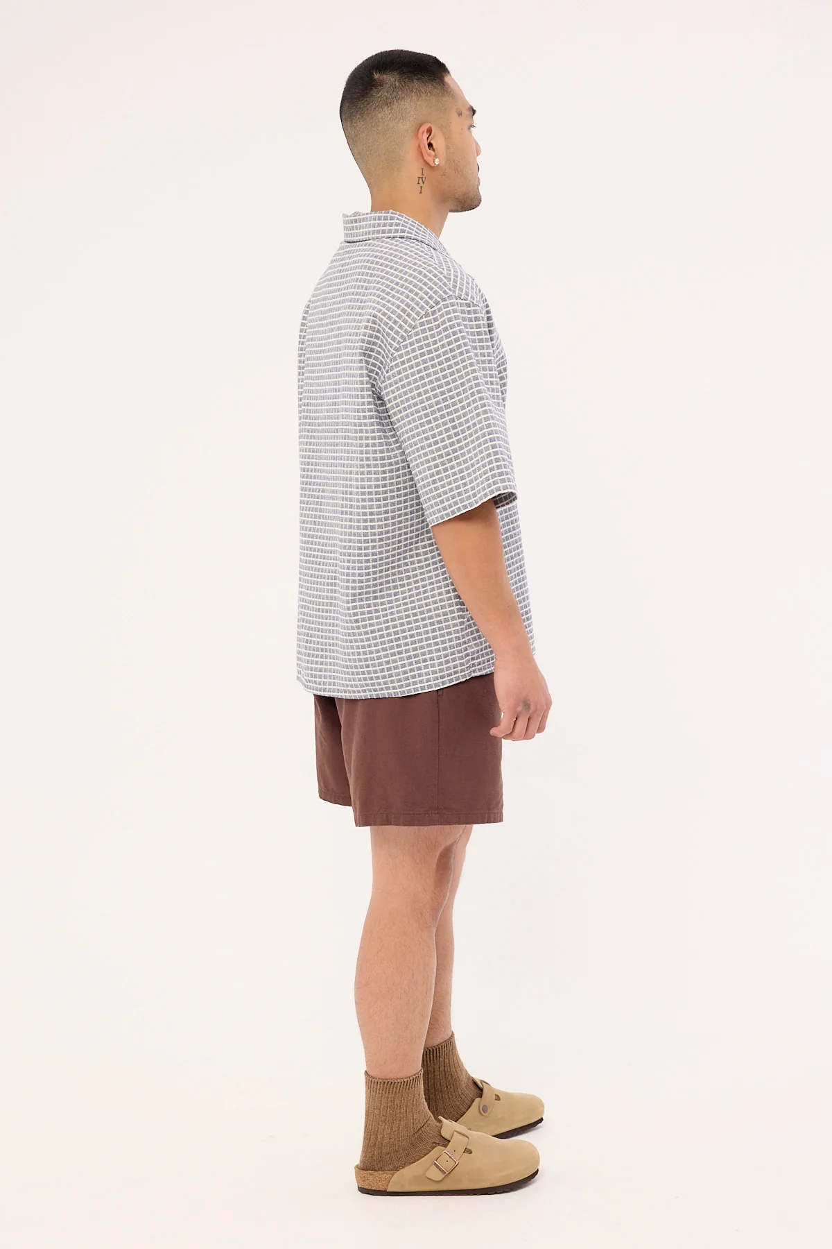 Common Need Island Linen Short Dark Brown - Image 5