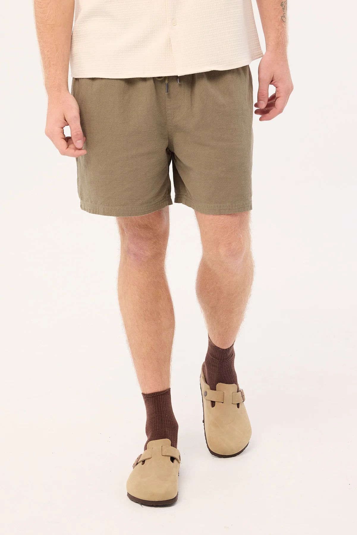 Common Need Island Linen Short Olive Green - Image 2