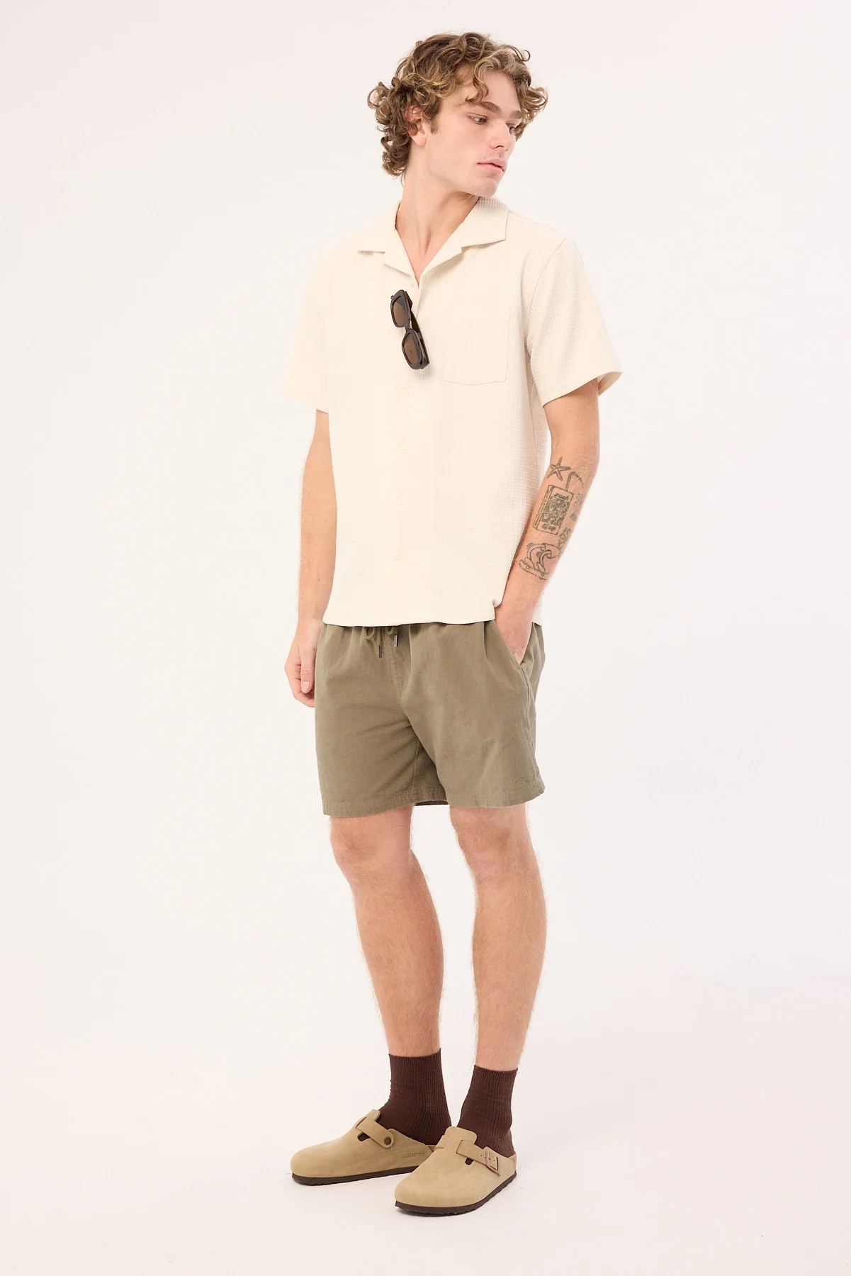 Common Need Island Linen Short Olive Green - Image 3