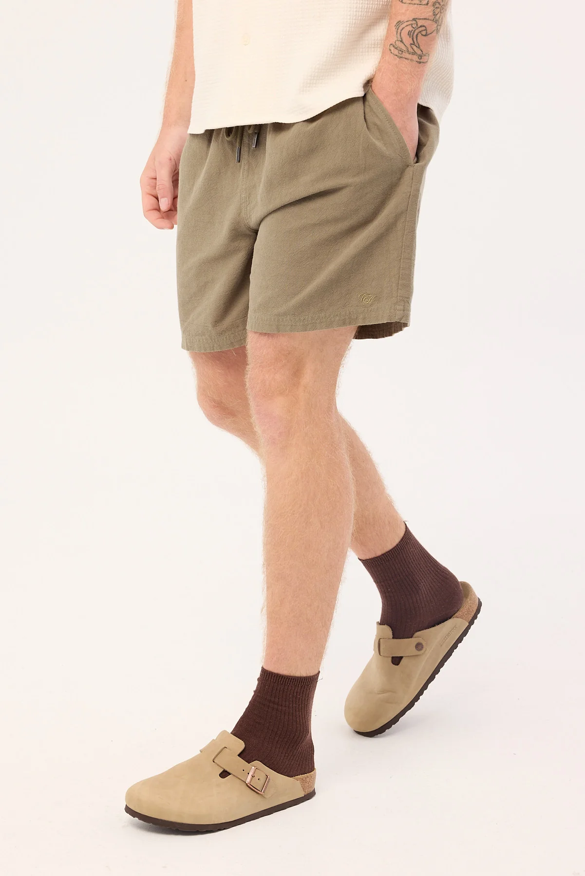 Common Need Island Linen Short Olive Green - Image 4