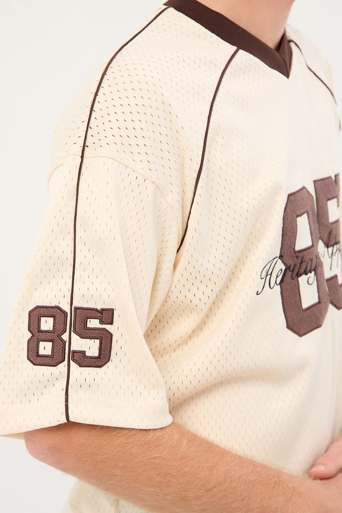 Common Need Jackson V-Neck Jersey Ecru - Image 9