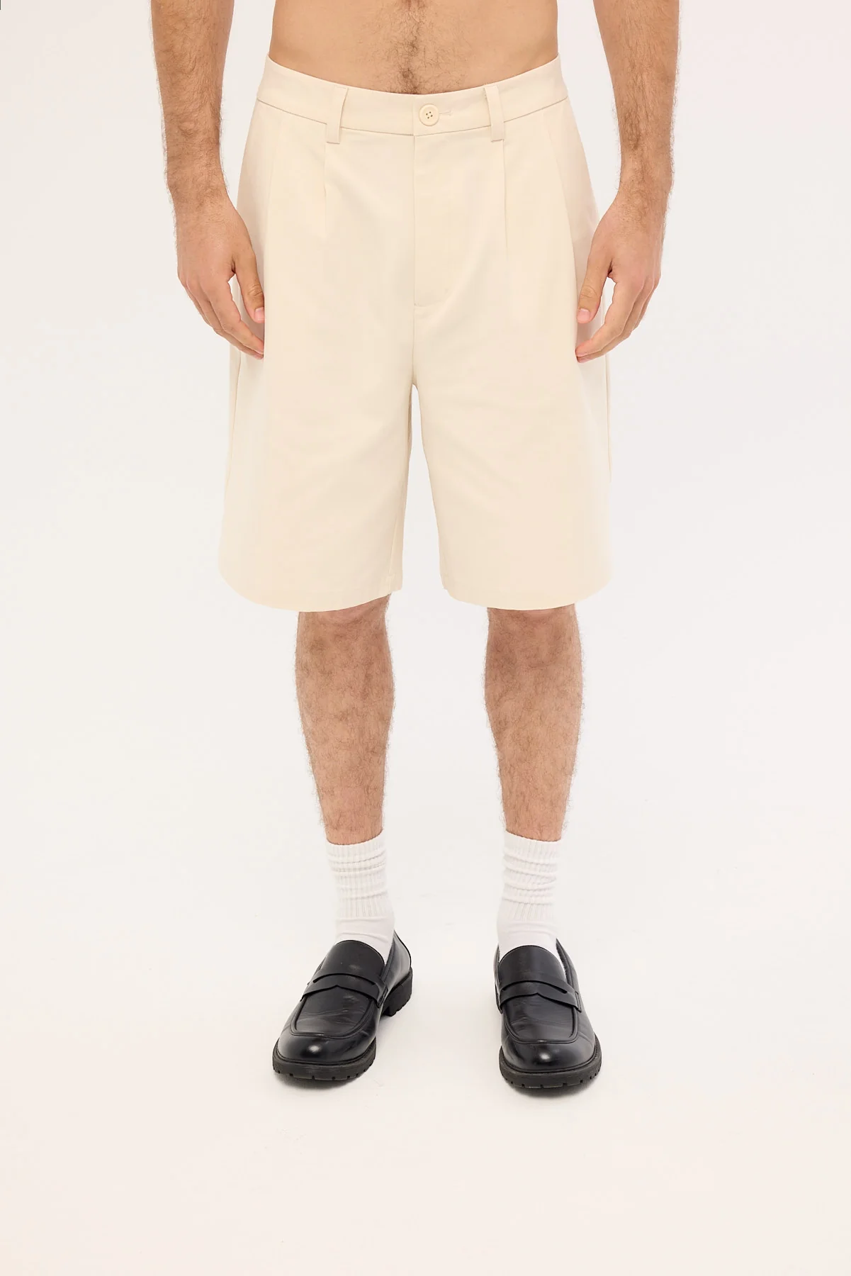 Common Need Jaxon Baggy Tailored Short Ecru - Image 6
