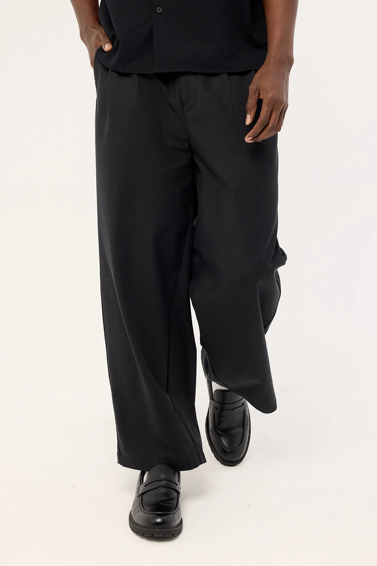 Common Need Jaxon Baggy Tailored Trouser Black - Image 3