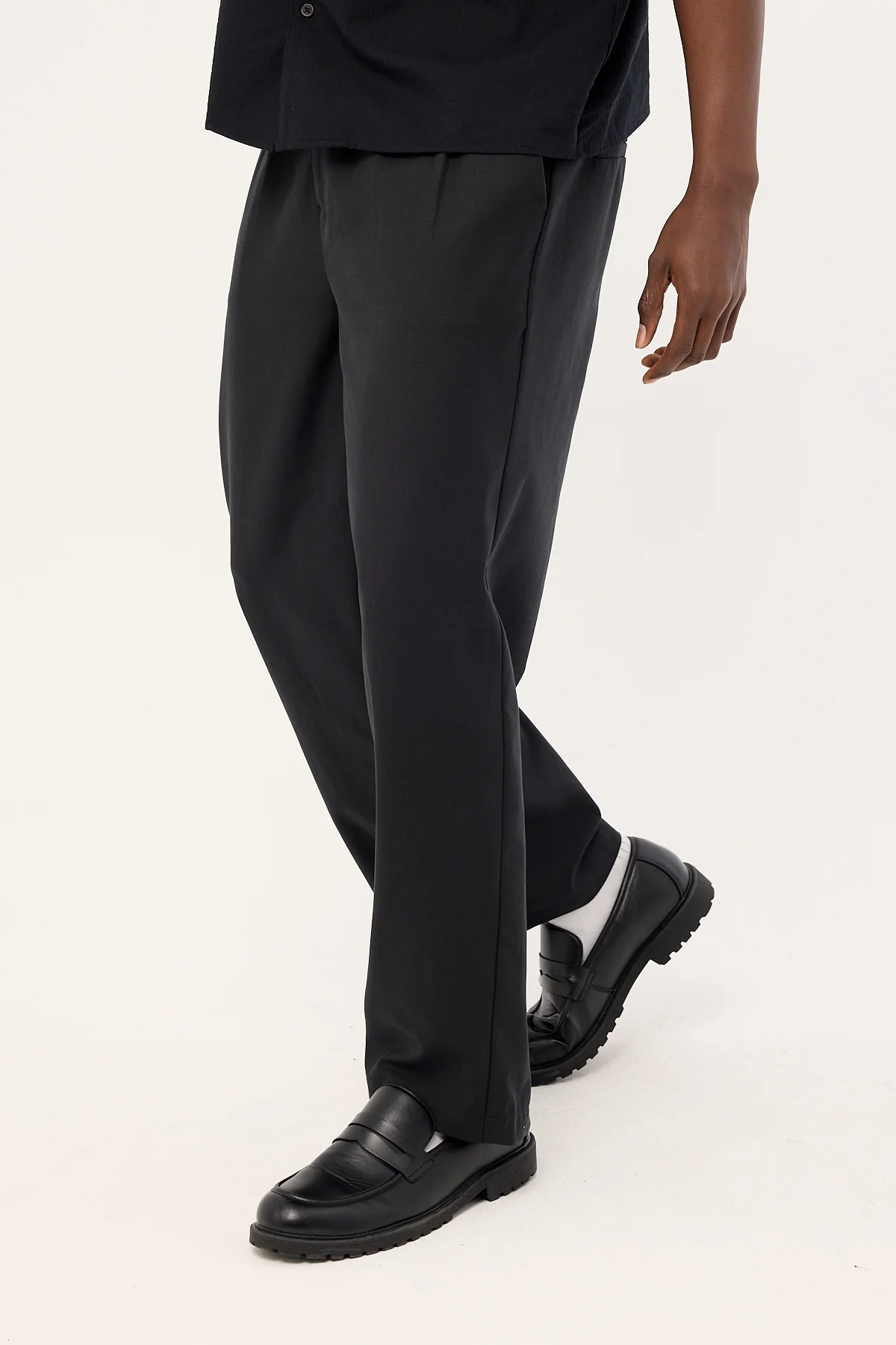 Common Need Jaxon Baggy Tailored Trouser Black - Image 4