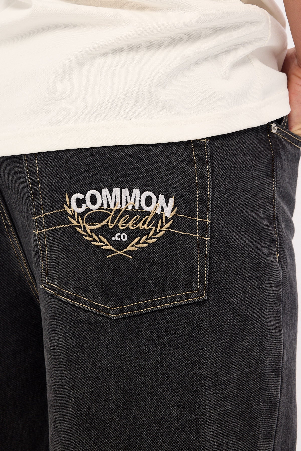 Common Need Refine Baggy Jean Washed Black - Image 4