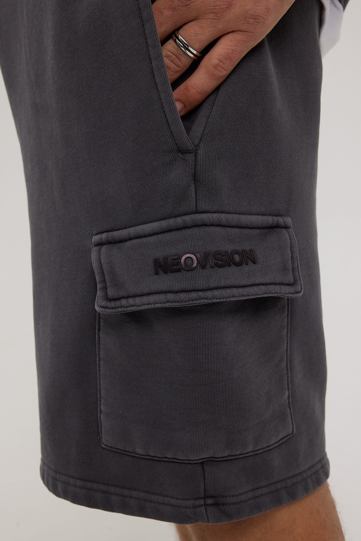 Neovision Relaxed Cargo Sweatshort Washed Black - Image 4