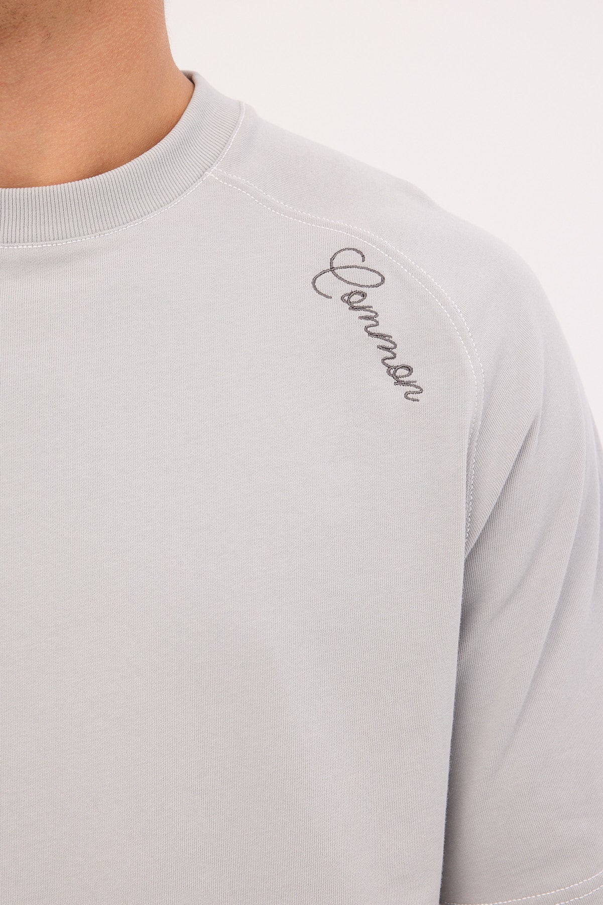 Common Need Scripted Heavyweight Cropped Tee Ice Grey - Image 3