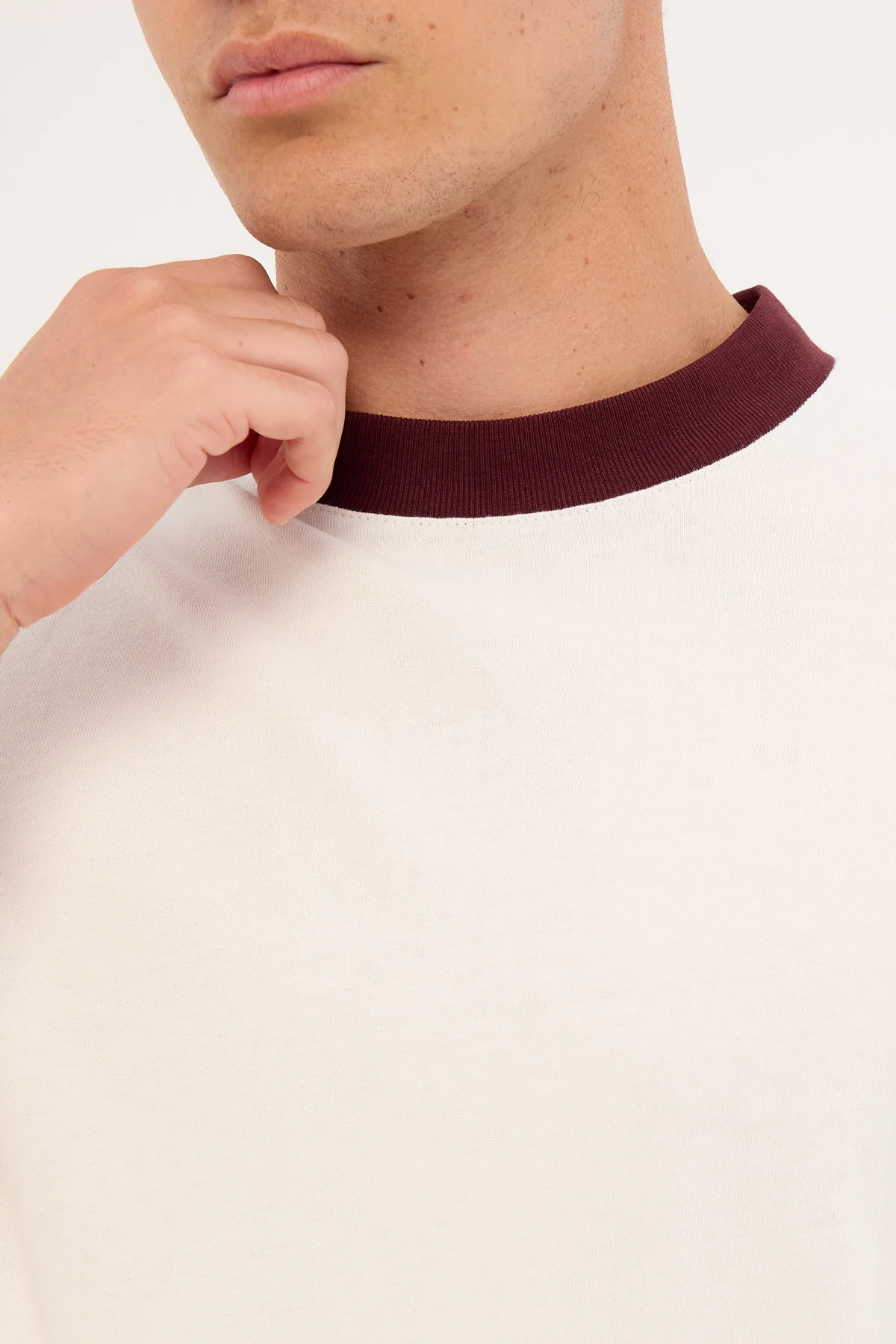 Common Need Sculpt Heavyweight Cropped Tee Off White - Image 3