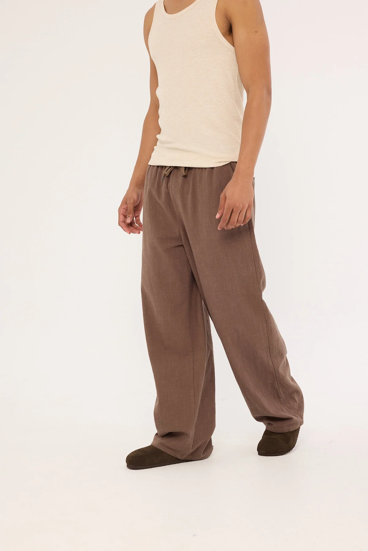 Common Need Sorrento Baggy Linen Pant Brown - Image 3