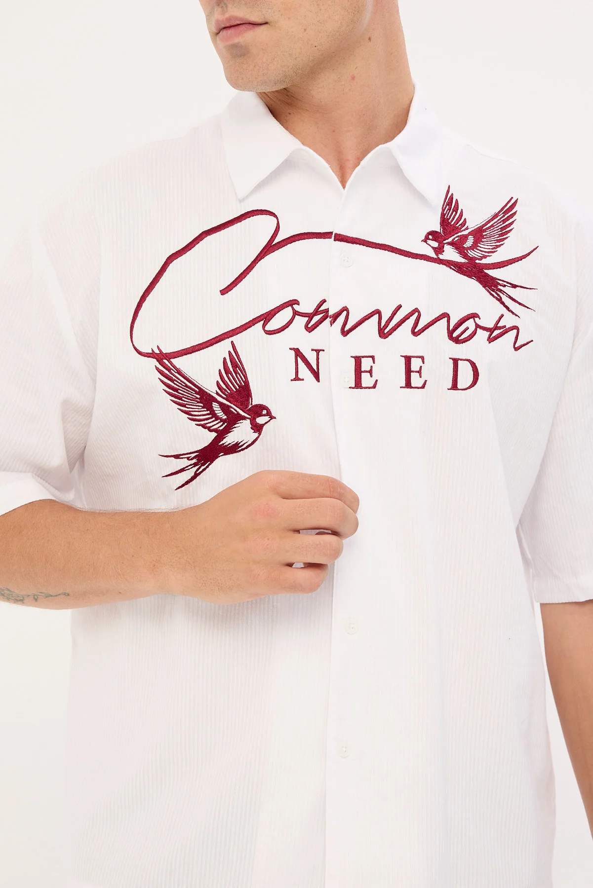 Common Need Swallows Boxy Cropped Shirt White Stripe - Image 3