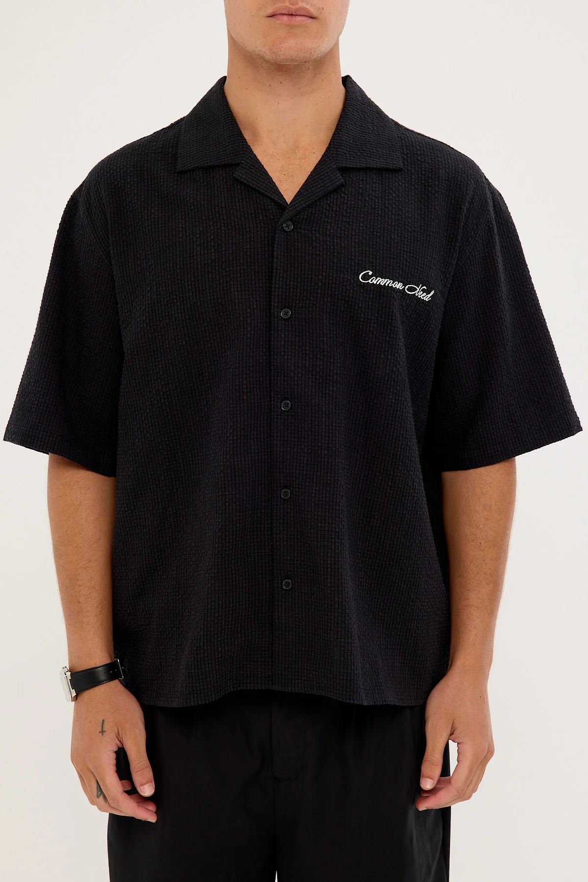 Common Need Terrence Boxy Cropped Resort Shirt Black - Image 7