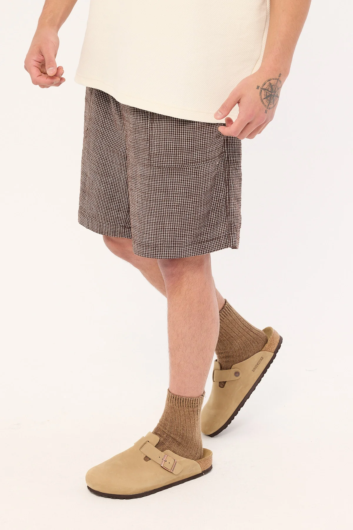 Common Need Truman Baggy Short Brown Check - Image 3