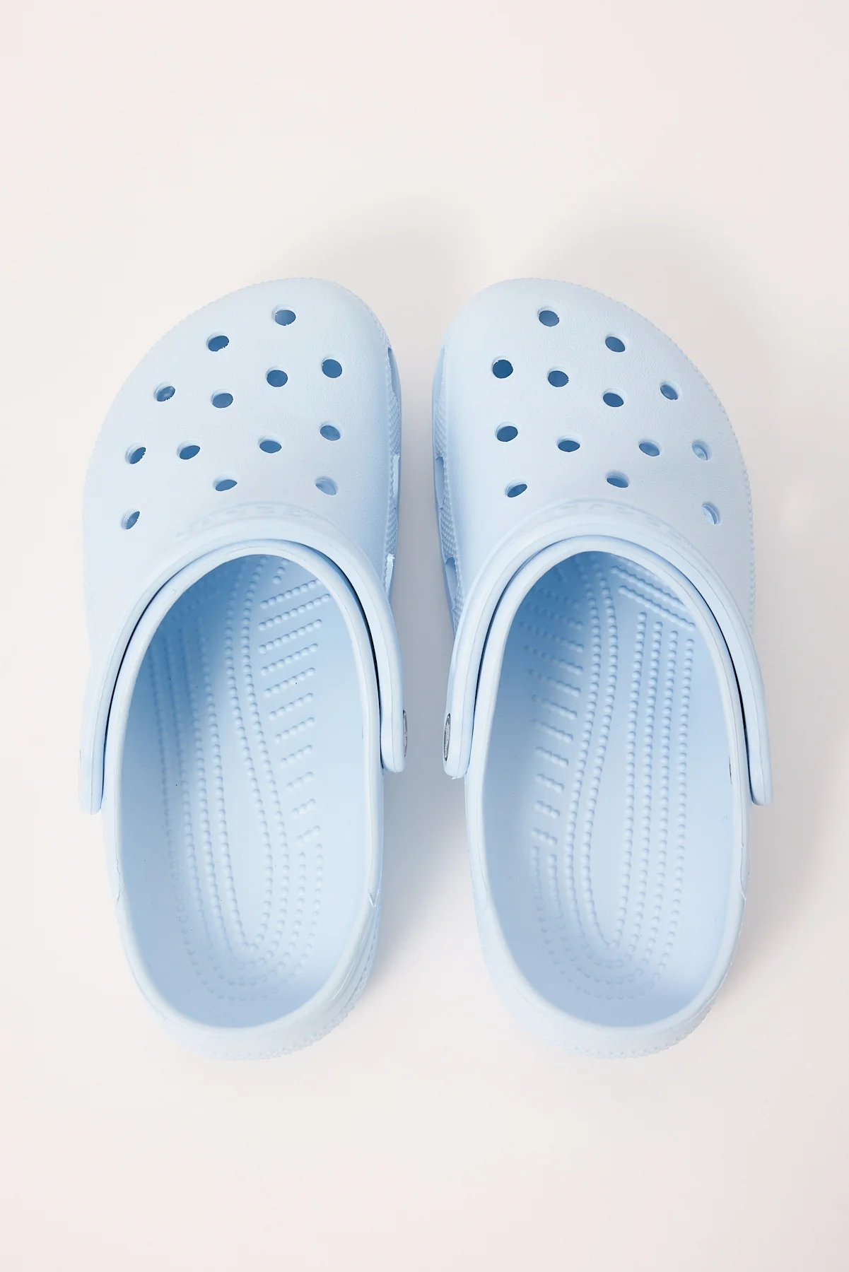 Crocs Classic Clog Blue Frost - Image 2
