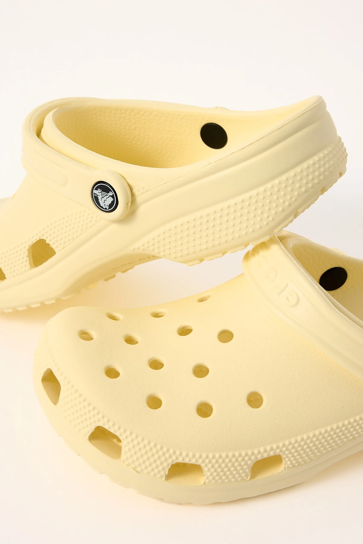 Crocs Classic Clog Yellow Light - Image 4