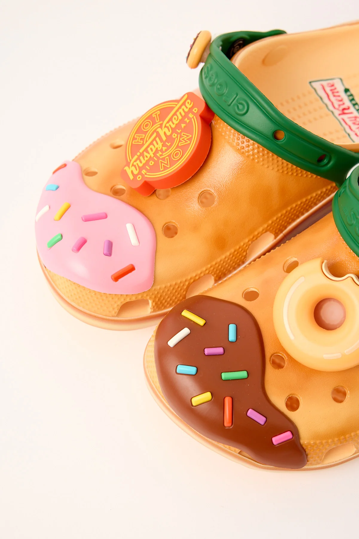 Crocs Krispy Kreme Classic Clog Golden Hour - Image 4