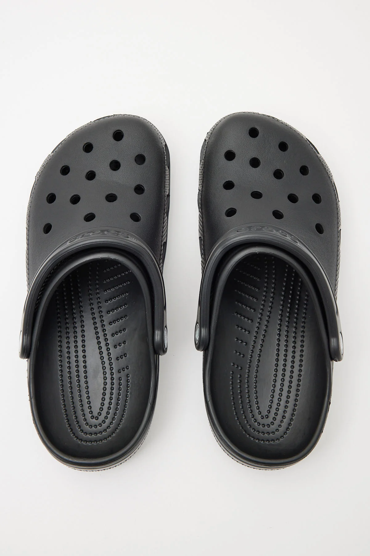 Crocs Classic Black - Image 3