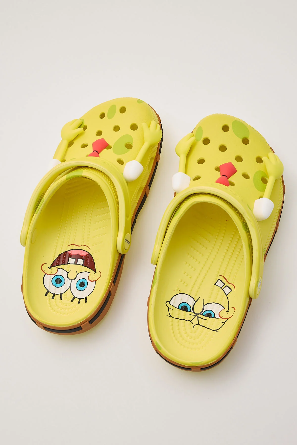 Crocs Mens Spongebob Classic Clog Yellow - Image 2