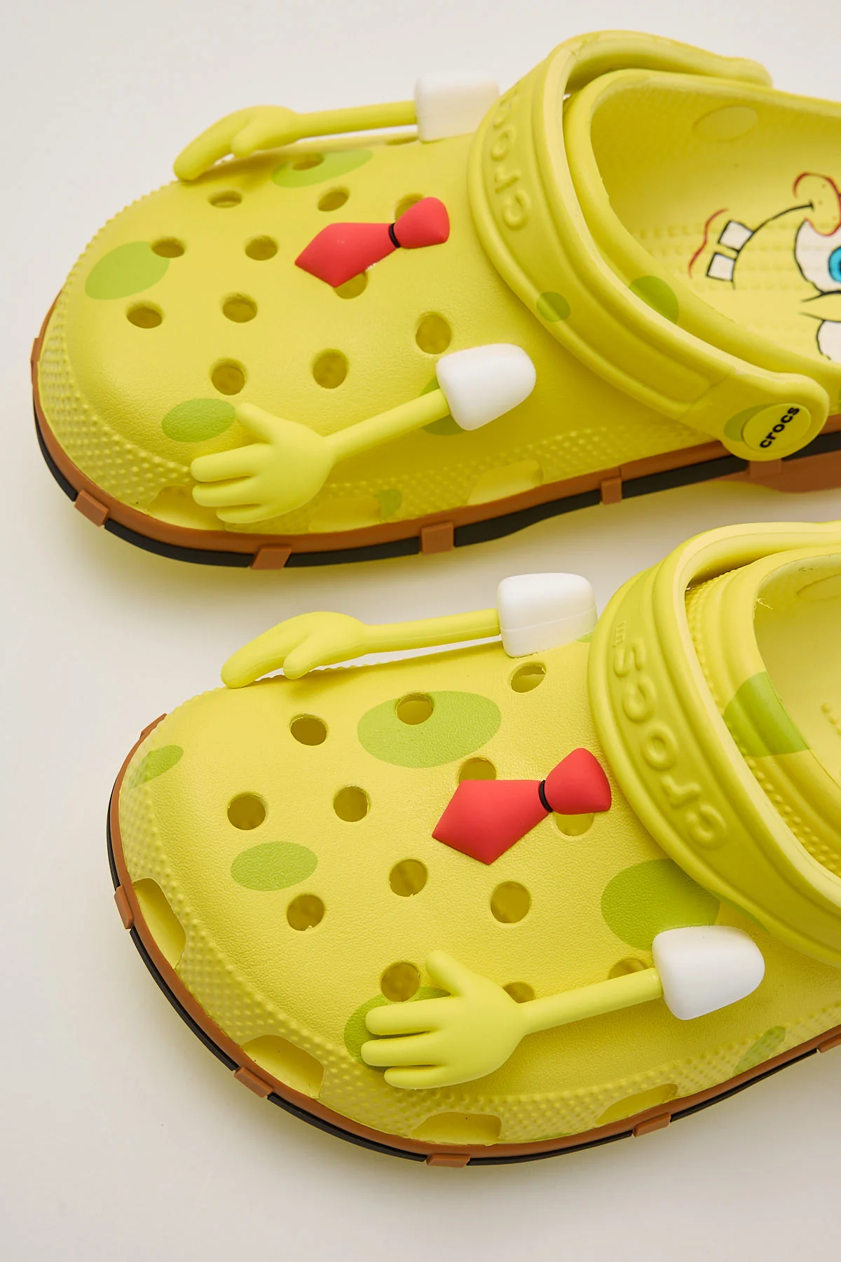 Crocs Mens Spongebob Classic Clog Yellow - Image 3
