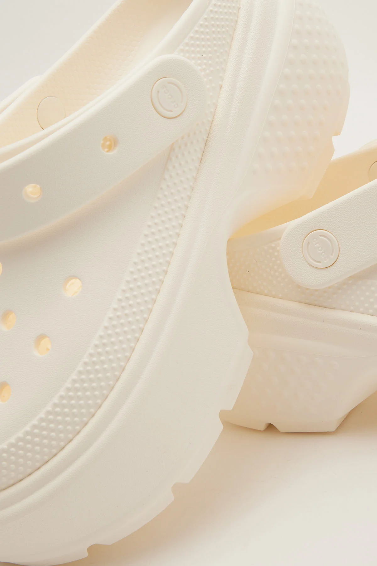 Crocs Stomp Clog Chalk - Image 4