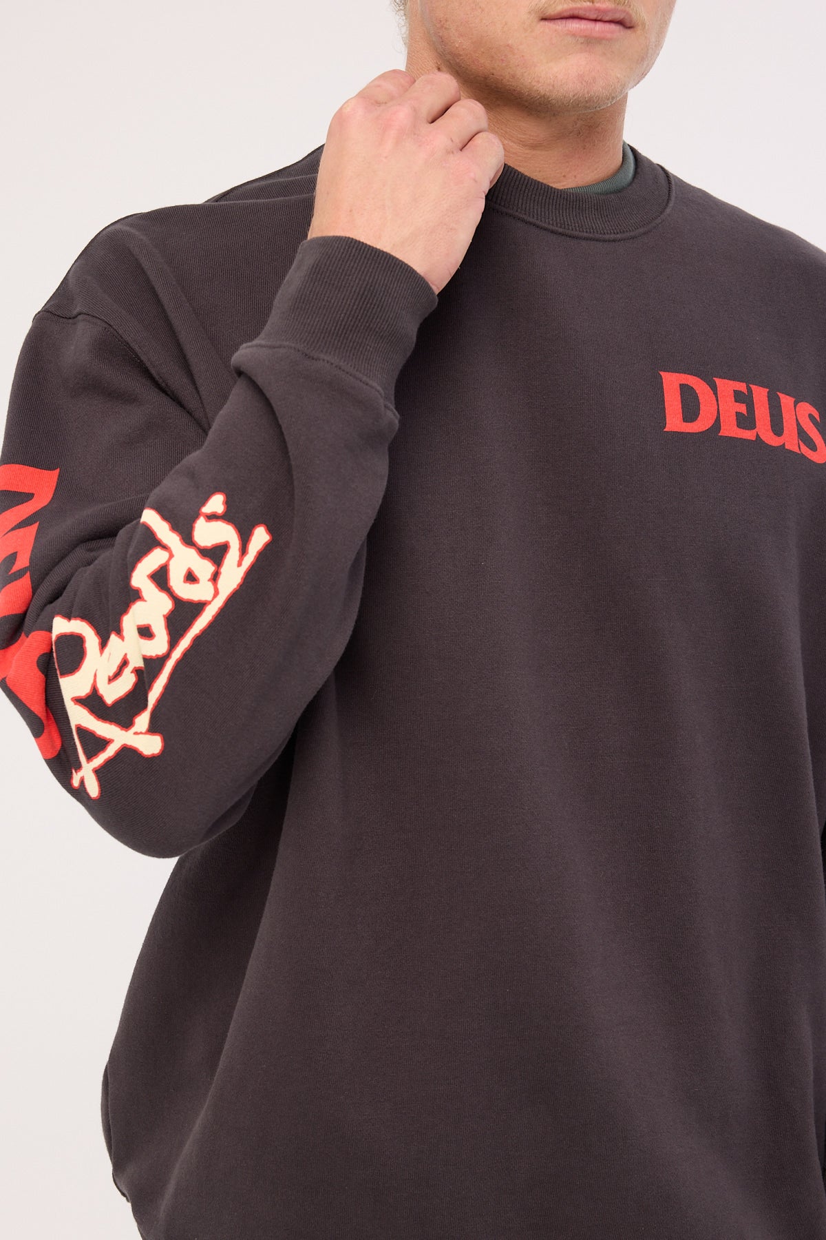 Deus Ex Machina Cold Sag Crew Anthracite - Image 4